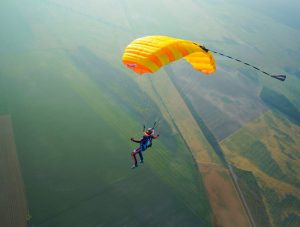 Skydiving in Kyiv at the Chayka airfield - PARASKUF